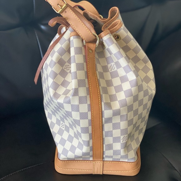 Louis Vuitton GM Azur Noe - Picture 3 of 14